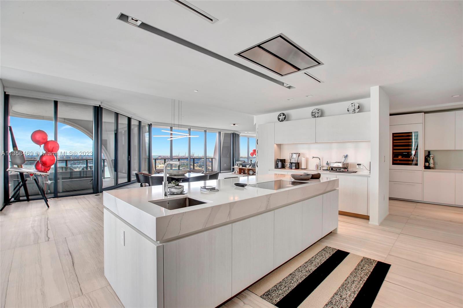 1000 Biscayne Blvd # 2802