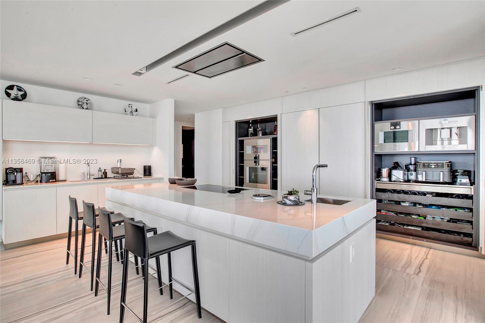 1000 Biscayne Blvd # 2802