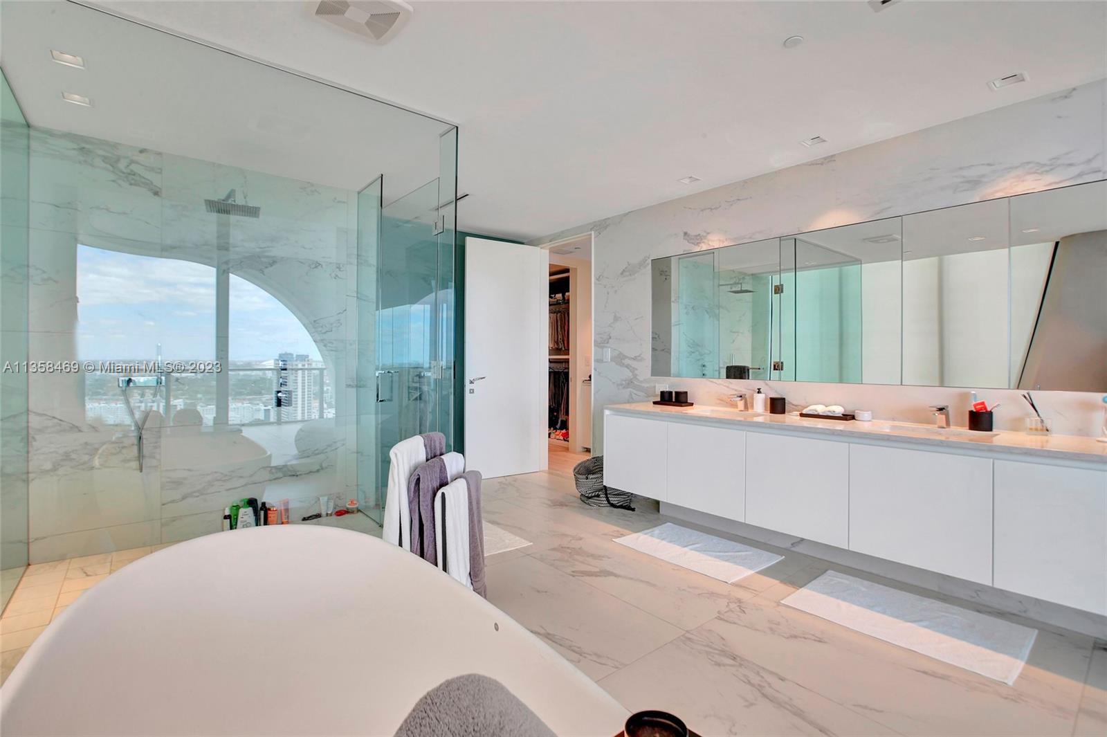 1000 Biscayne Blvd # 2802