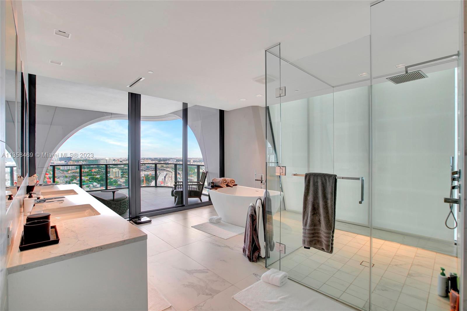 1000 Biscayne Blvd # 2802