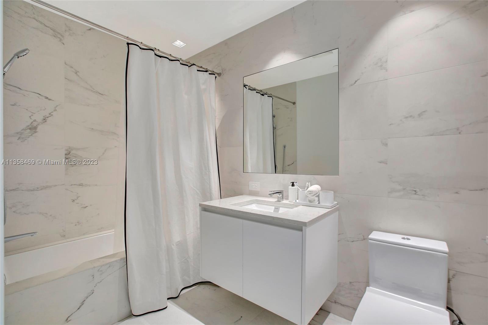 1000 Biscayne Blvd # 2802