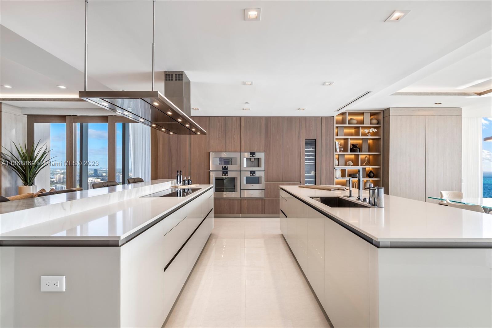 18501 Collins Ave # 4501