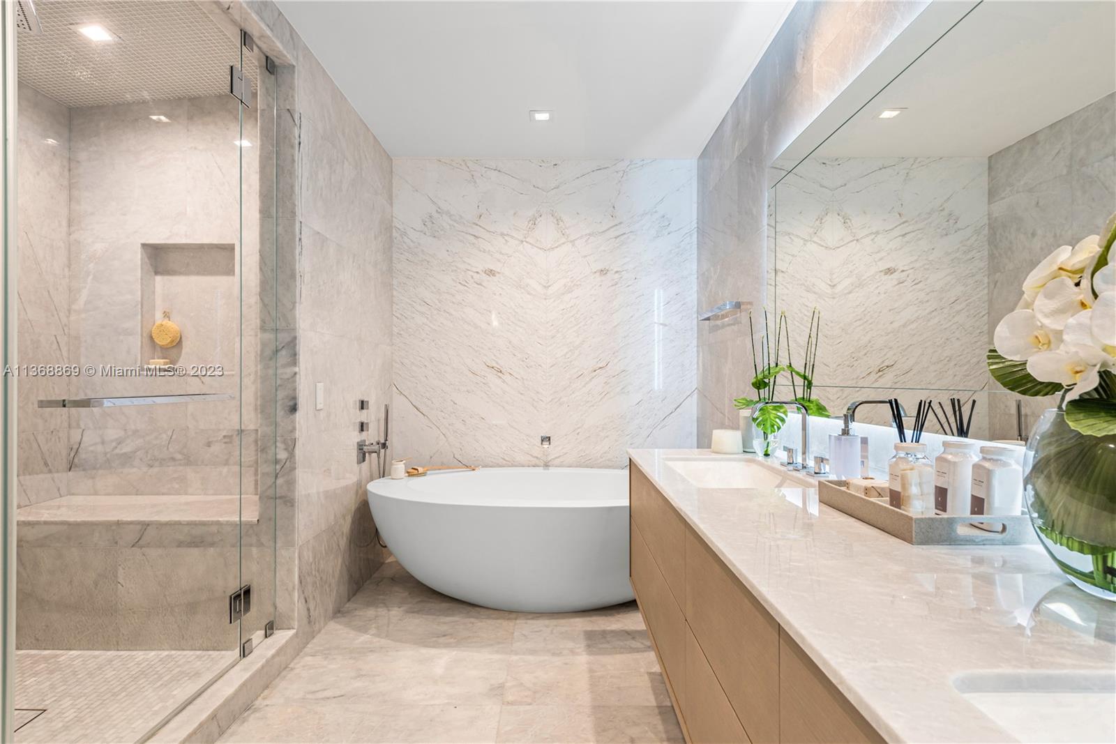 18501 Collins Ave # 4501