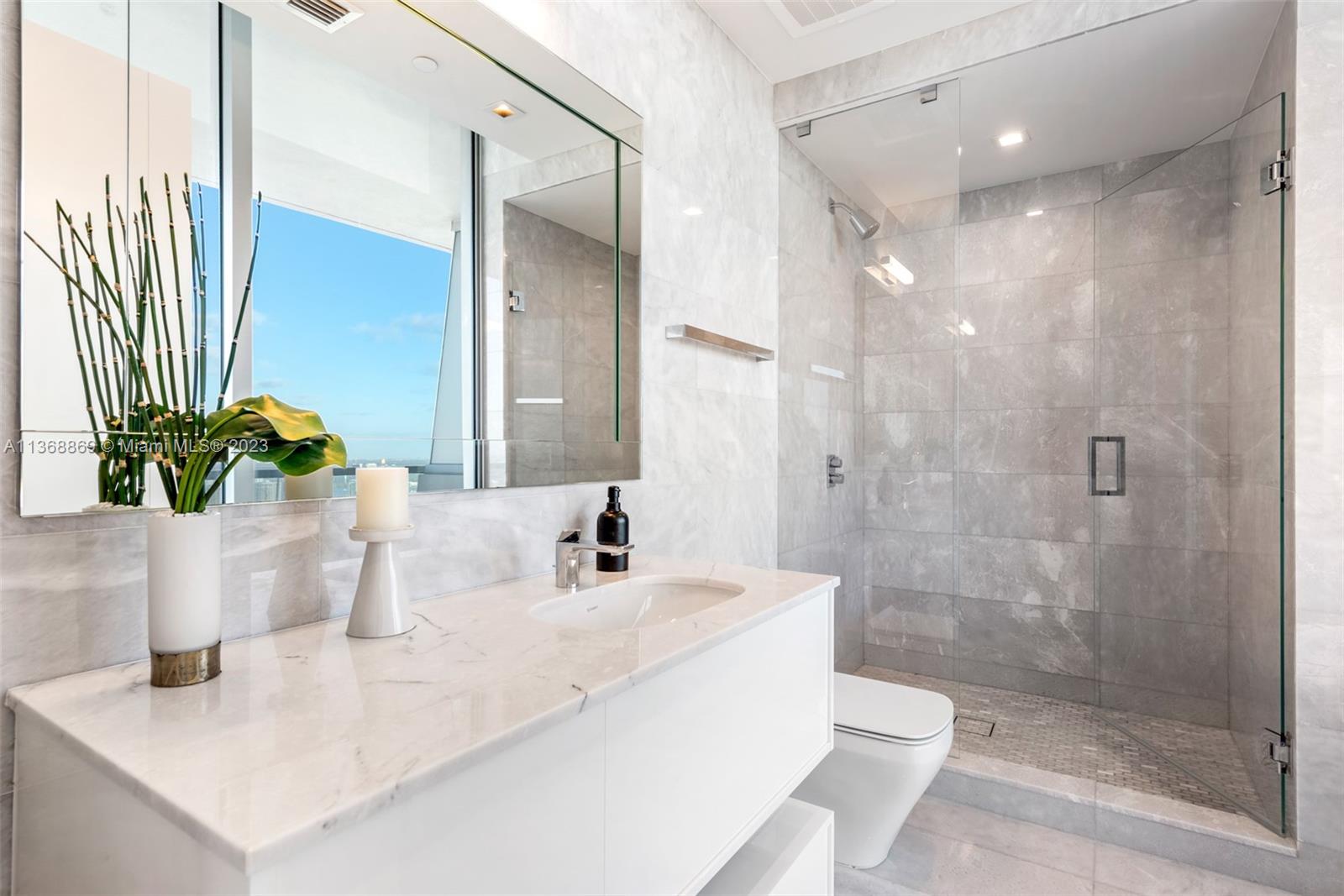 18501 Collins Ave # 4501