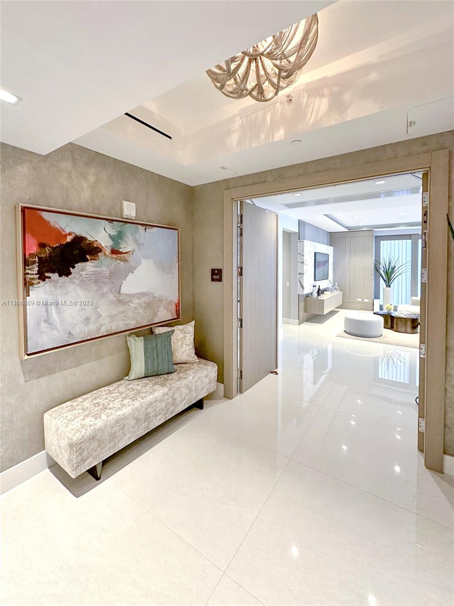 18501 Collins Ave # 4501