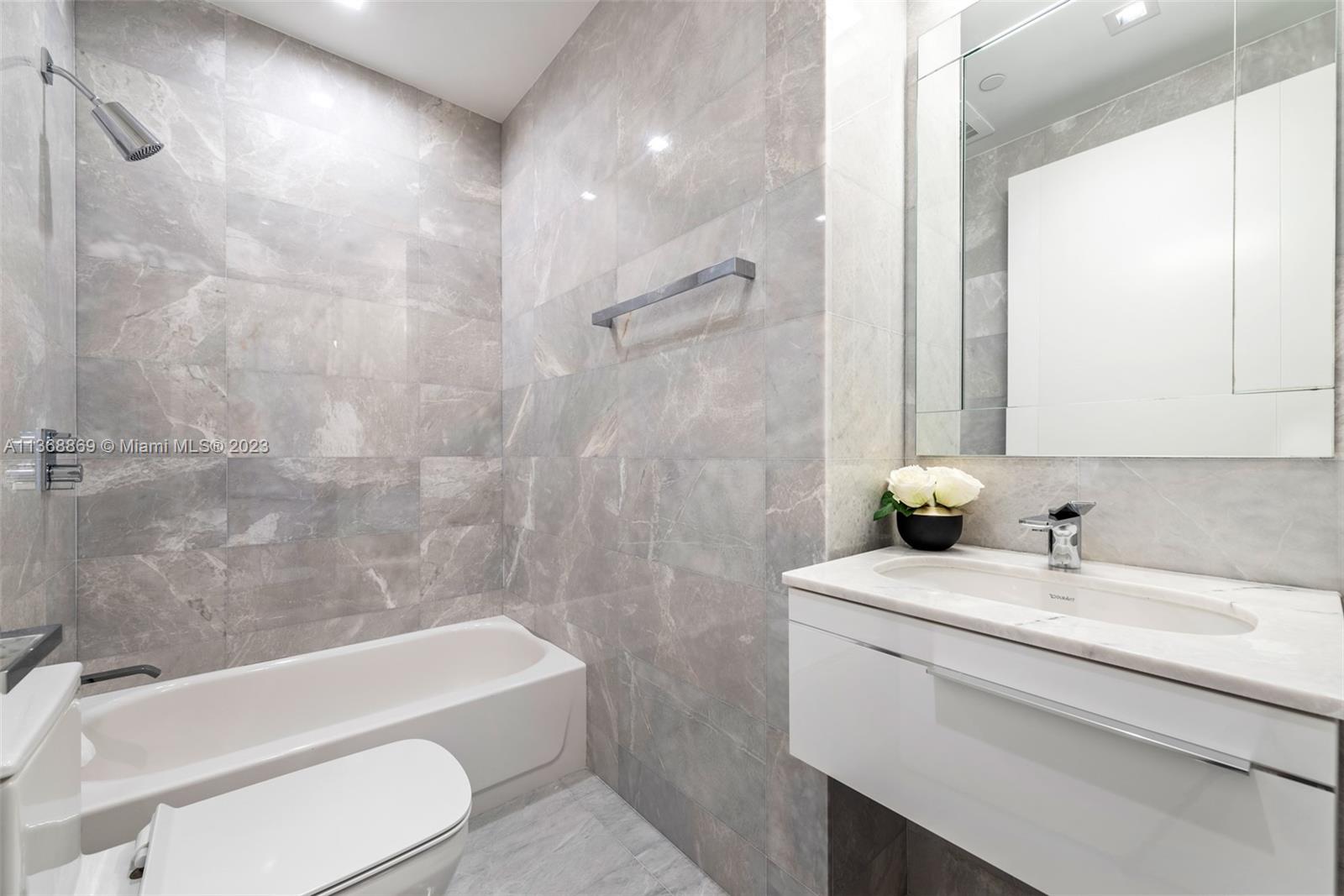 18501 Collins Ave # 4501