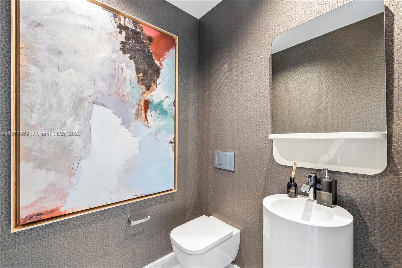 18501 Collins Ave # 4501
