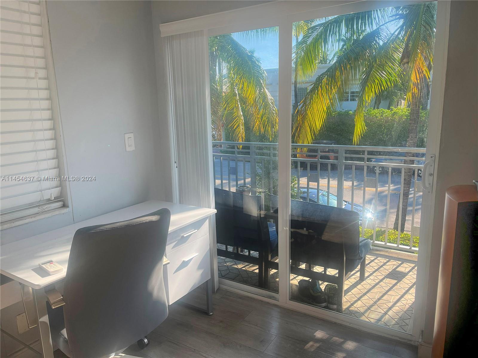 1590 Michigan Ave # 7