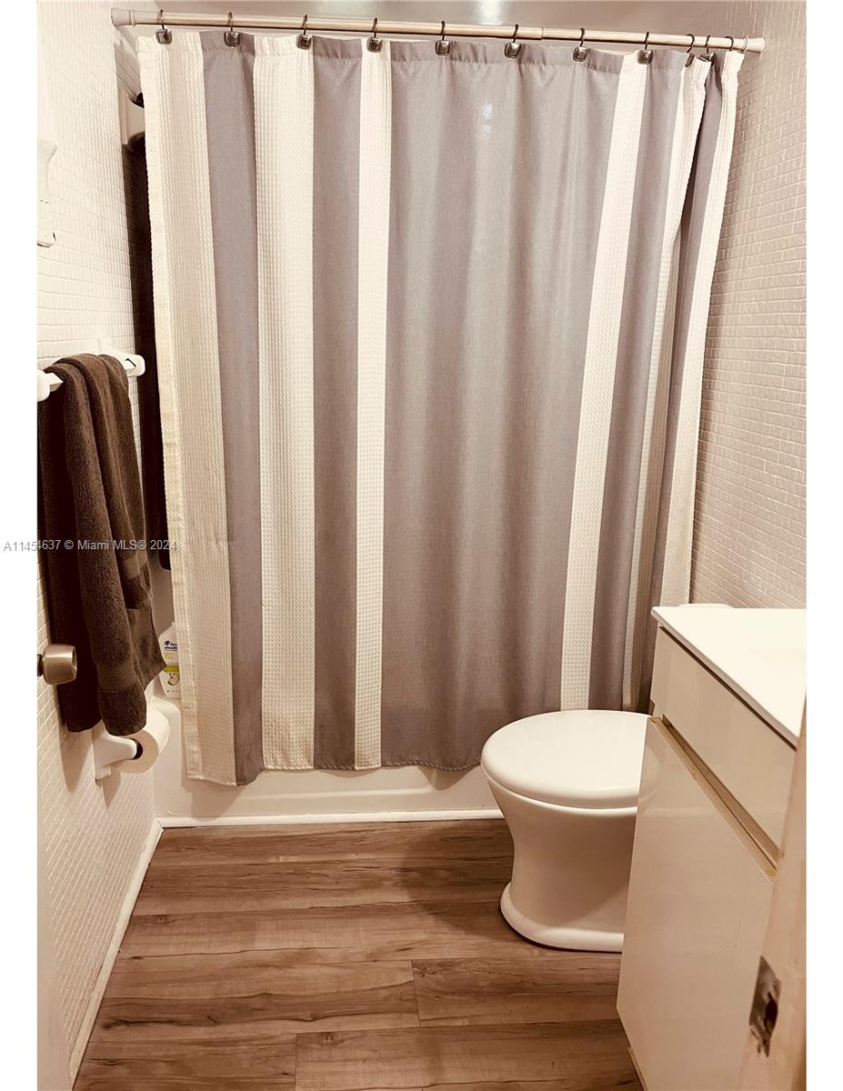 1590 Michigan Ave # 7