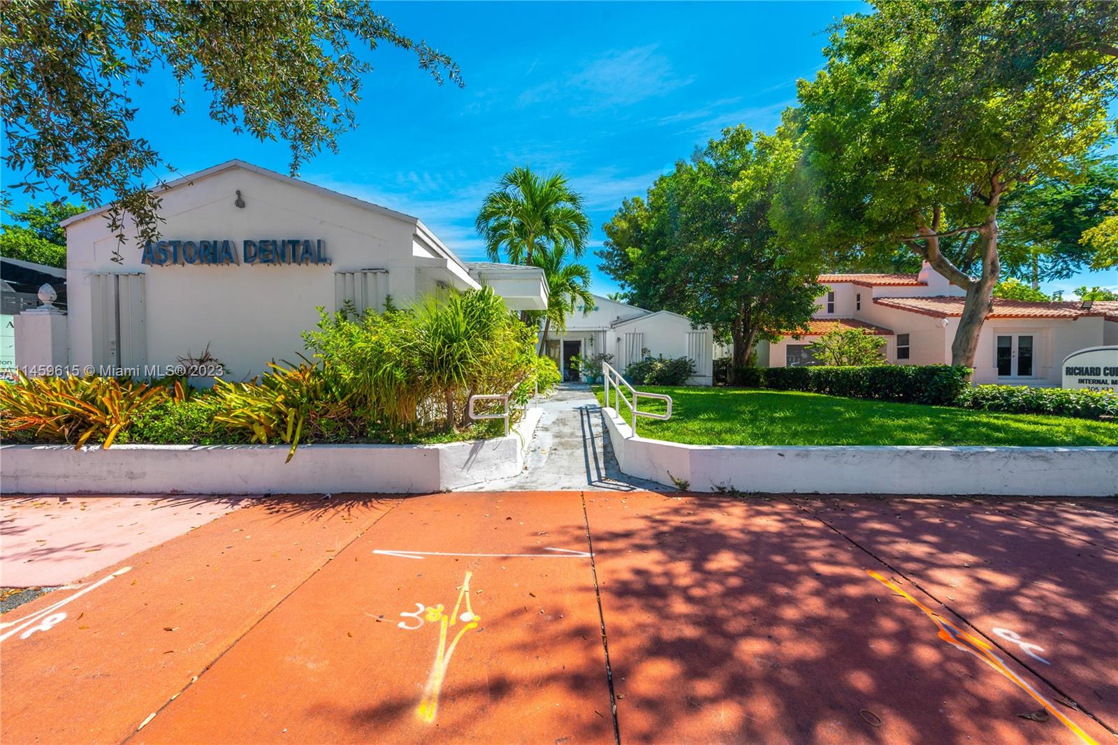 1235 Alton Rd