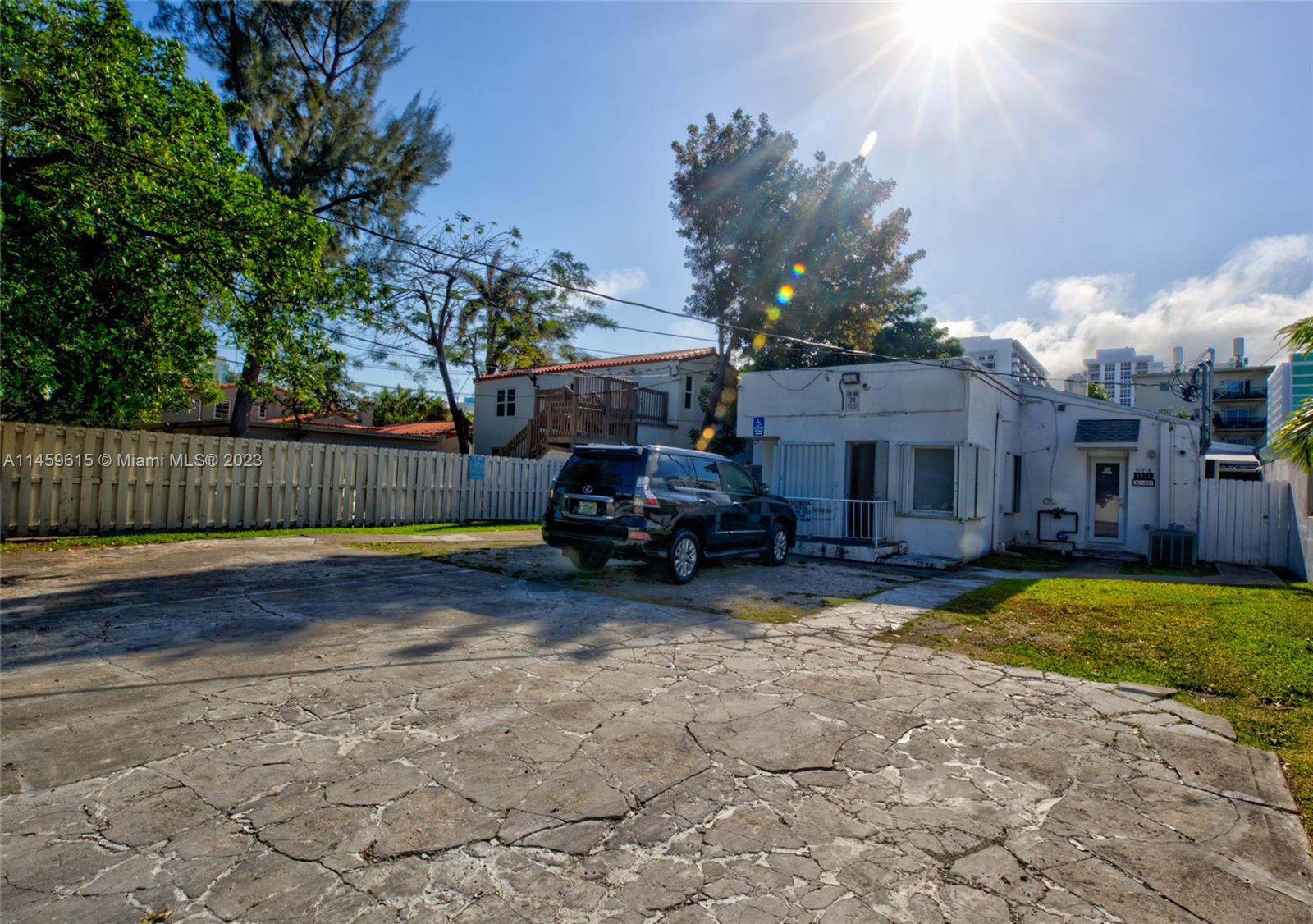 1235 Alton Rd