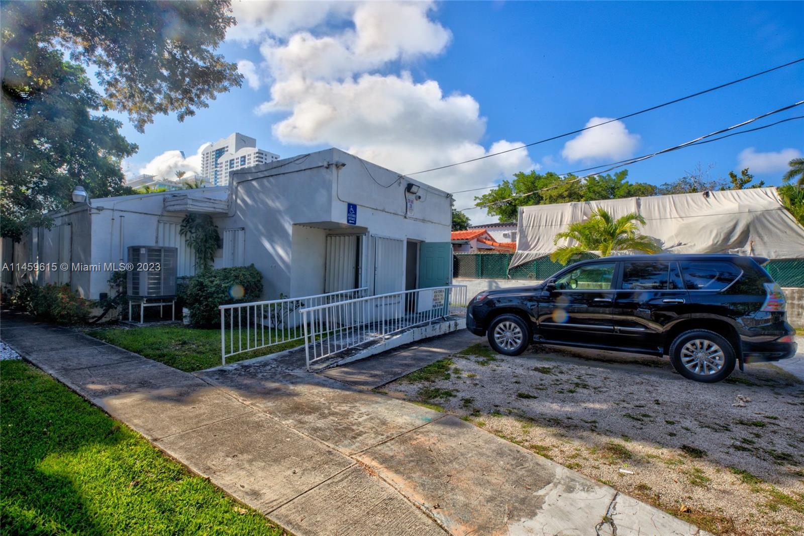 1235 Alton Rd