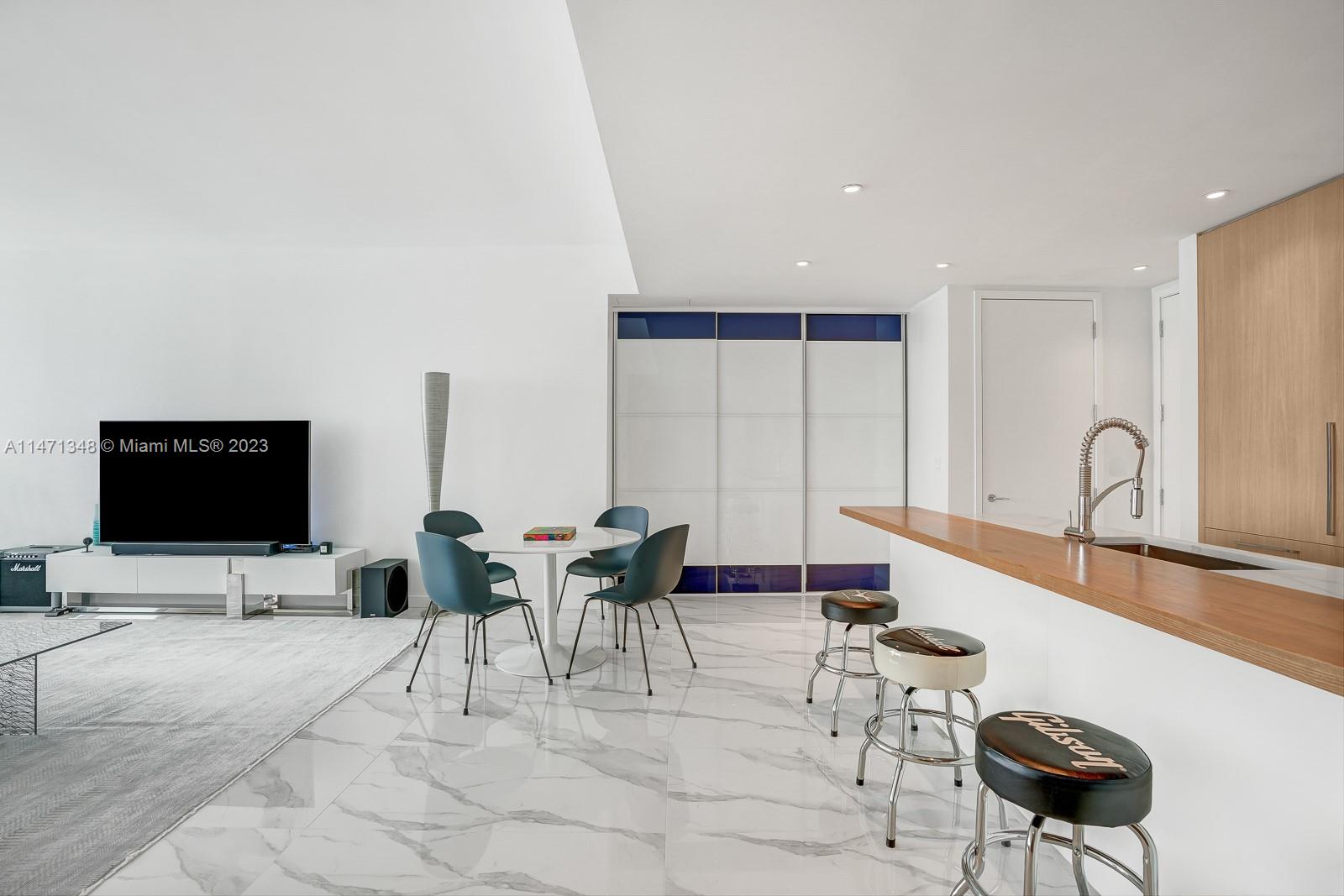 15701 Collins Ave # 3204