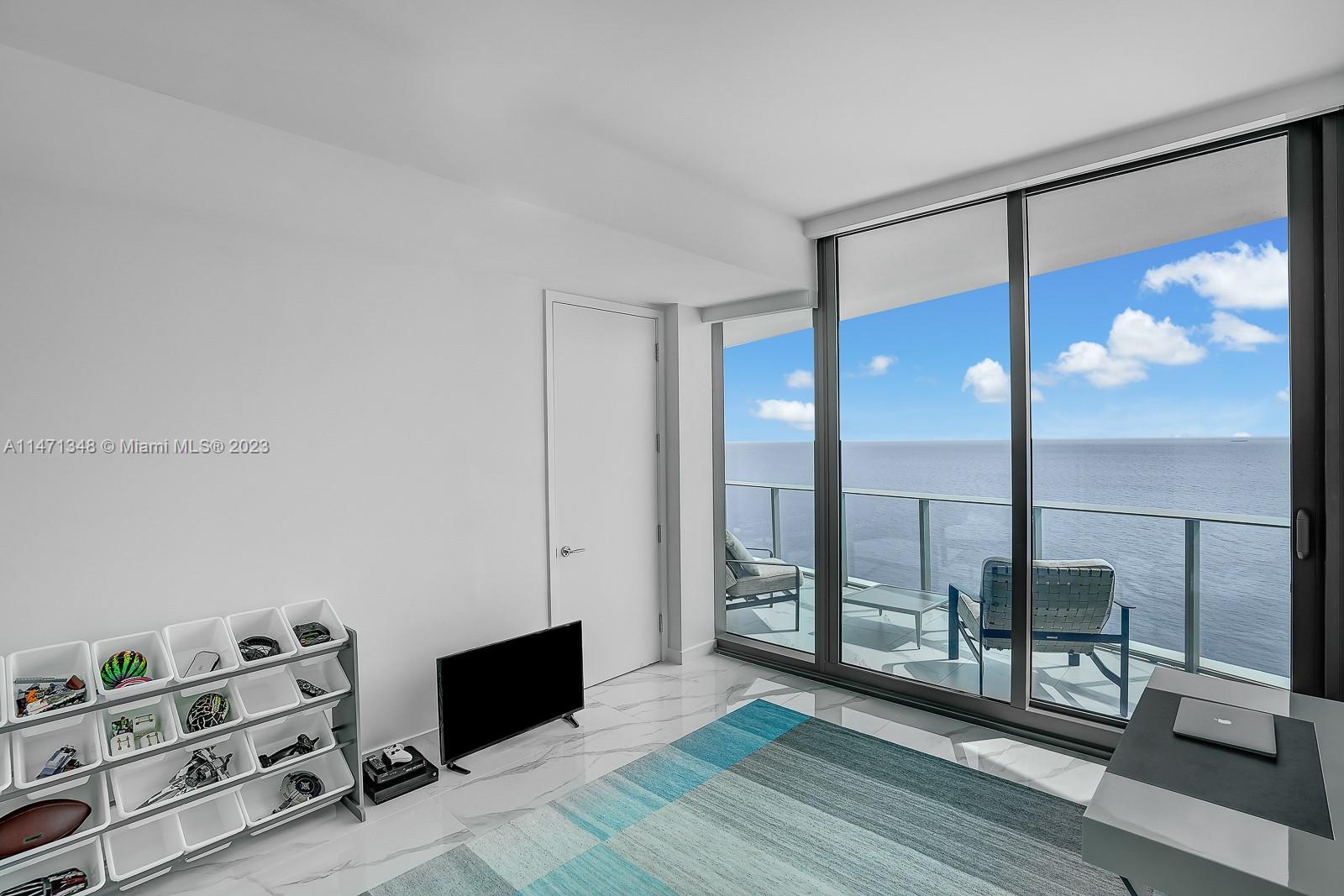 15701 Collins Ave # 3204