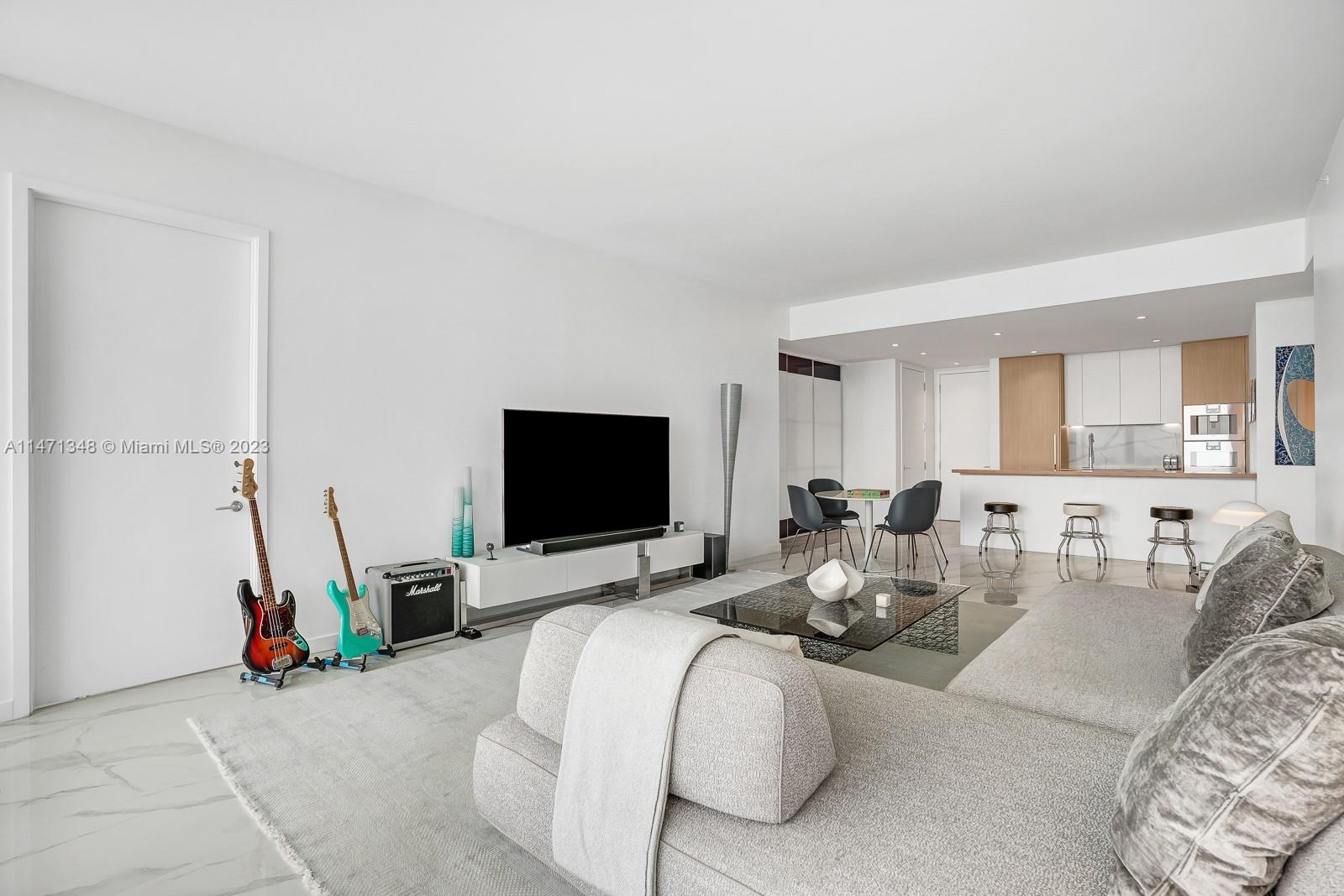 15701 Collins Ave # 3204