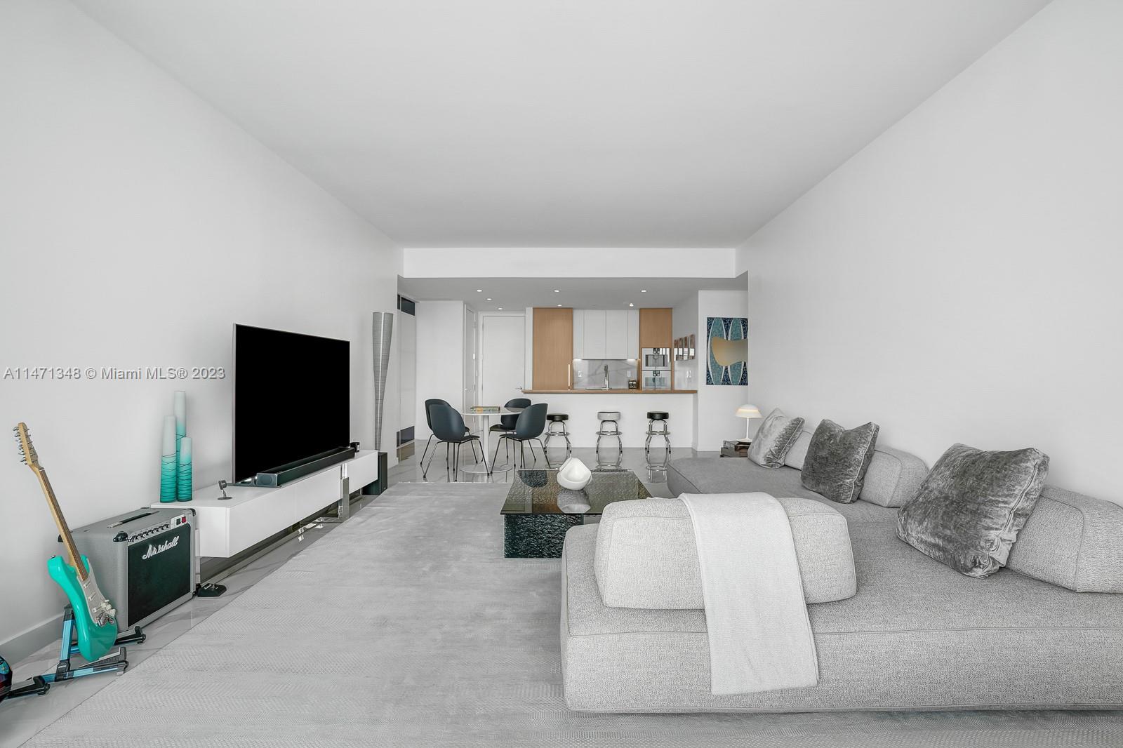 15701 Collins Ave # 3204