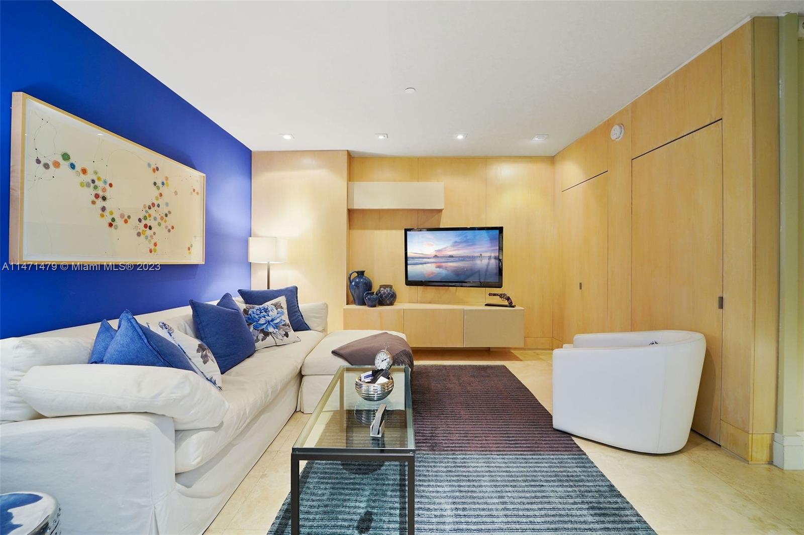 6799 Collins Ave # 205