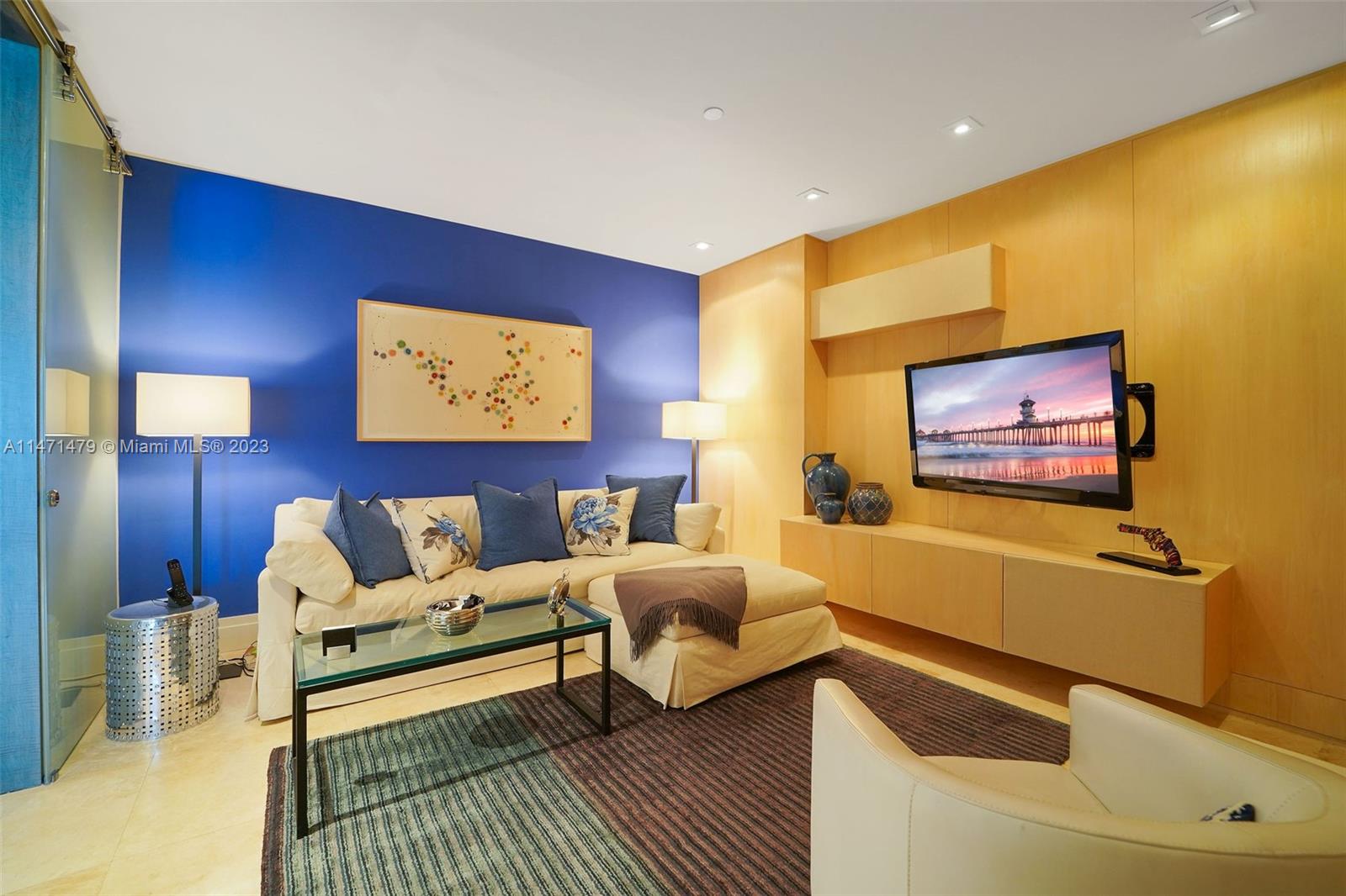 6799 Collins Ave # 205