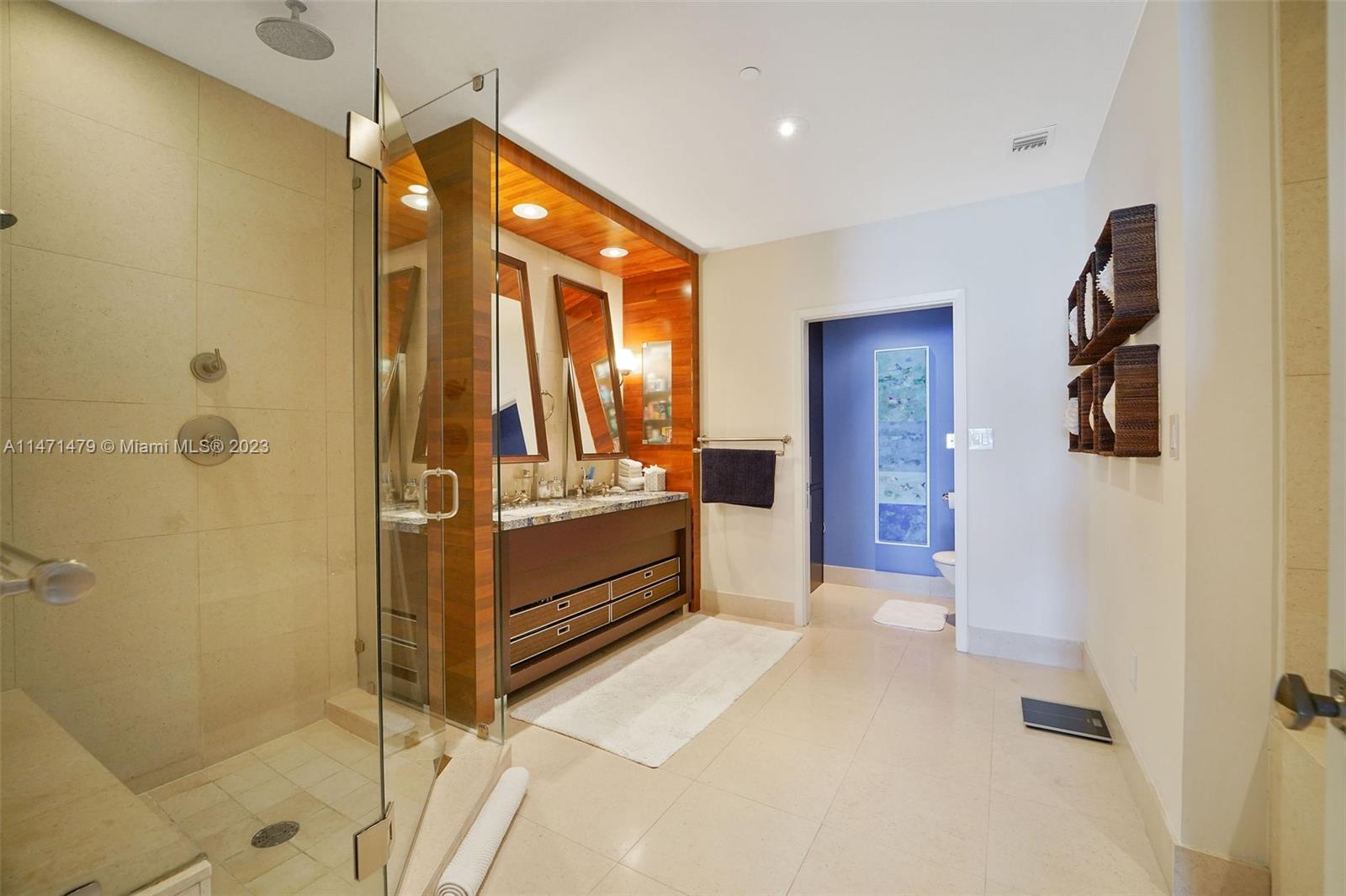 6799 Collins Ave # 205