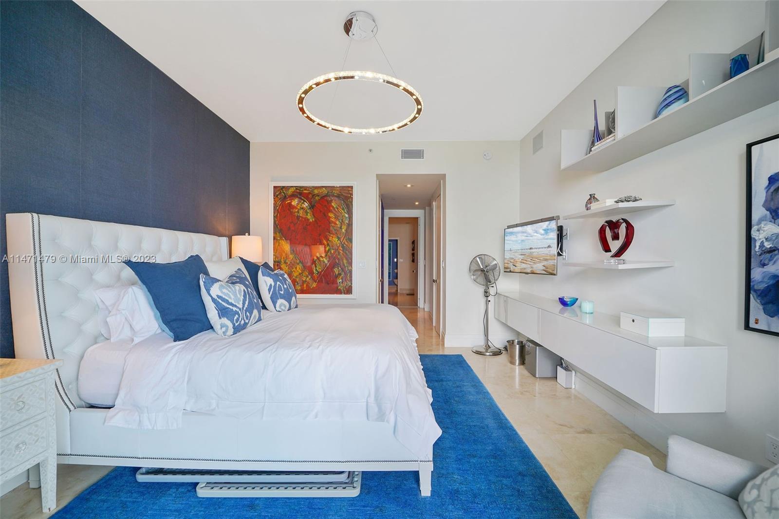 6799 Collins Ave # 205