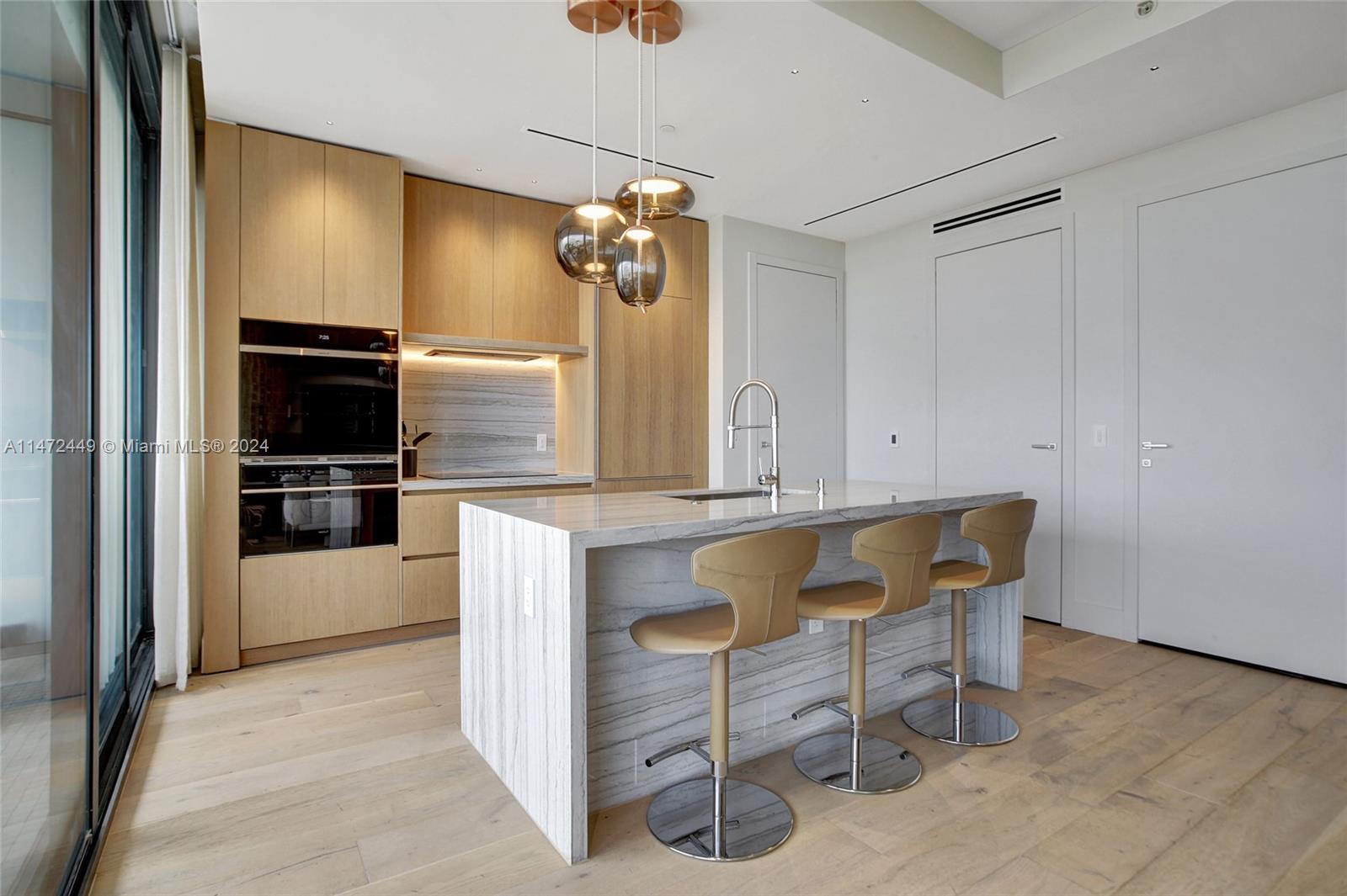 8701 Collins Ave # 403