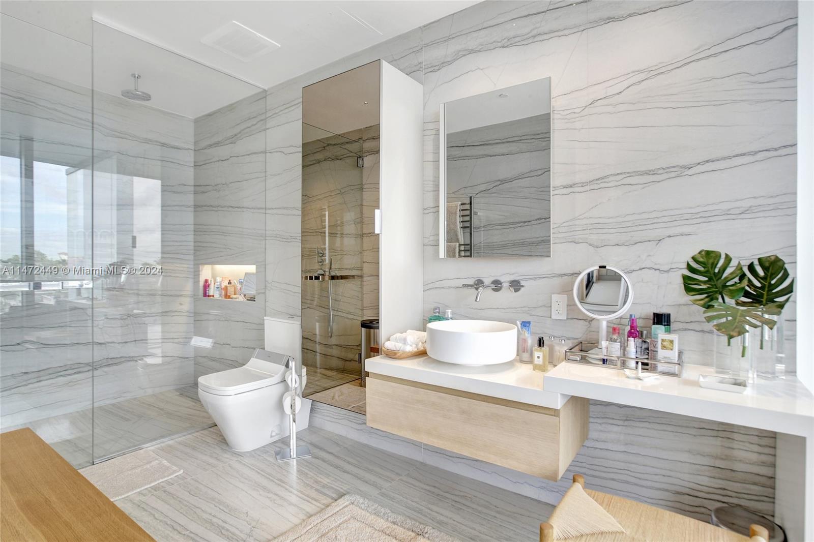 8701 Collins Ave # 403