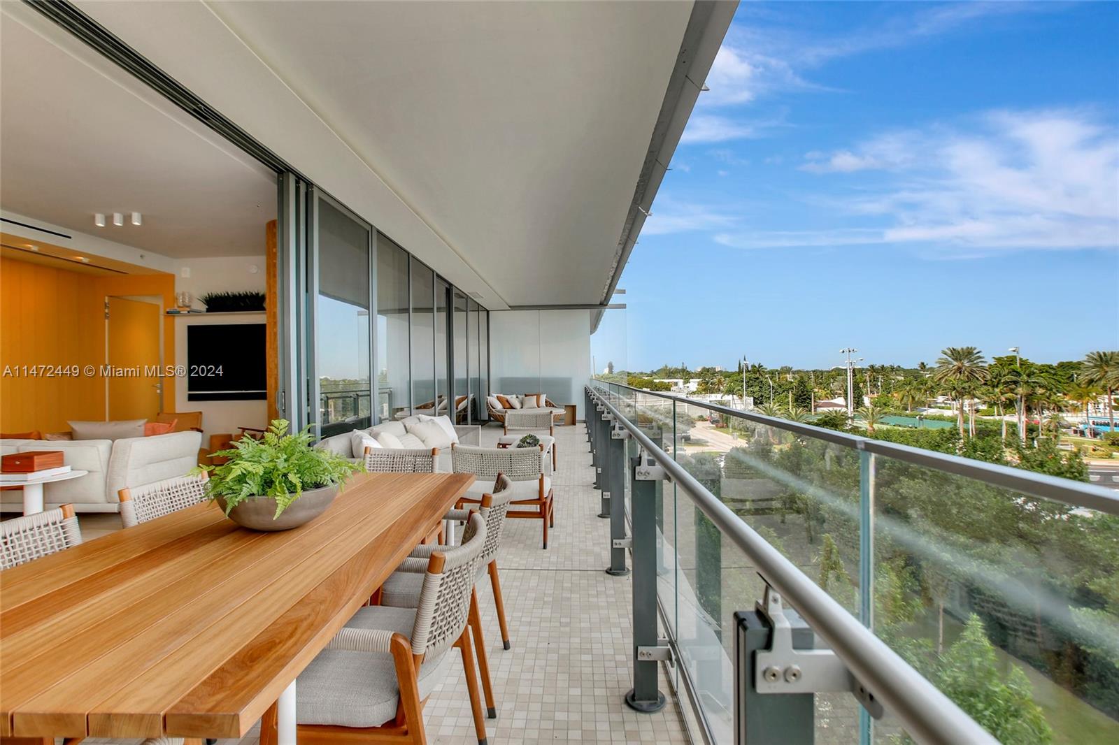 8701 Collins Ave # 403