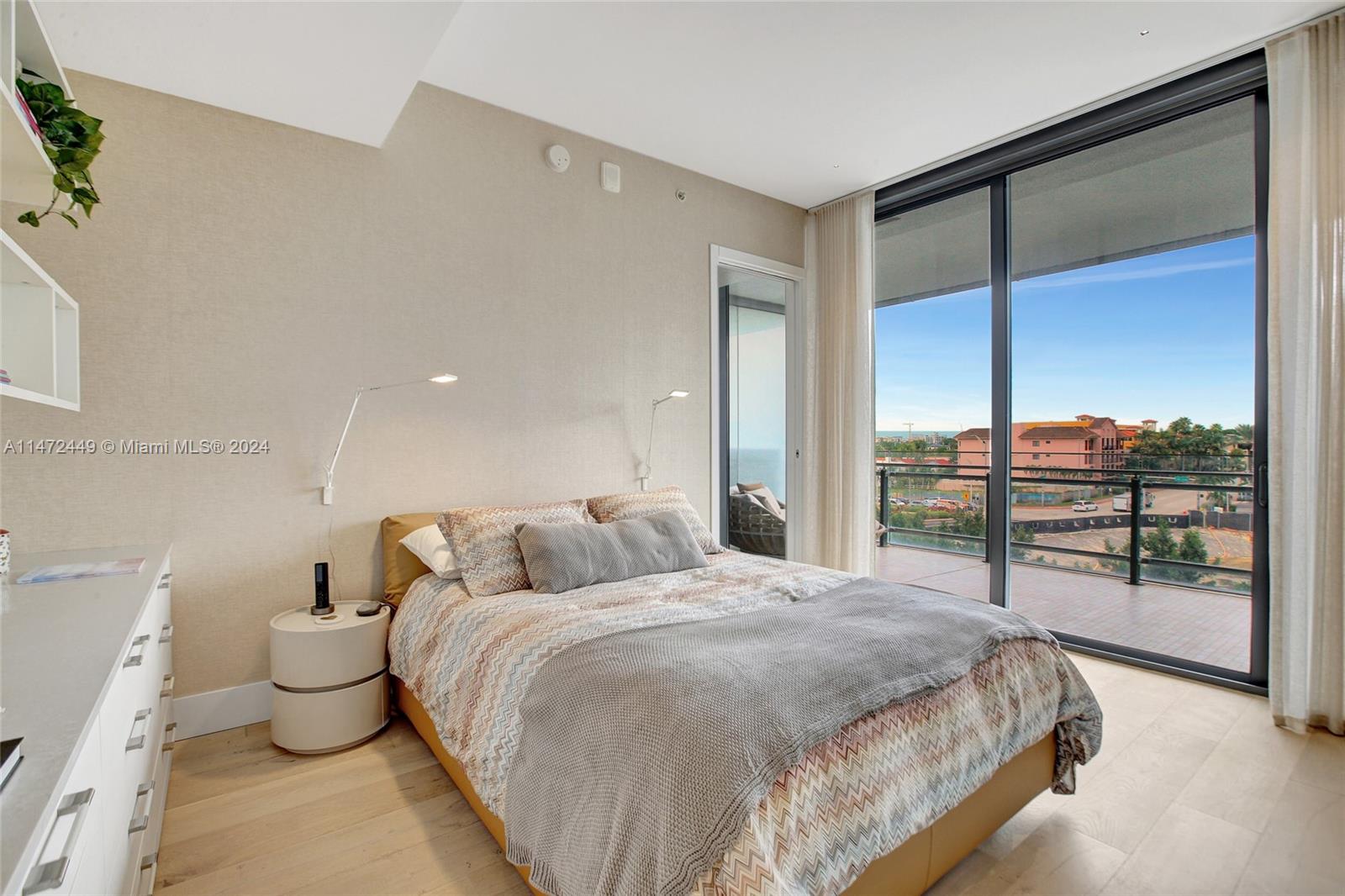 8701 Collins Ave # 403