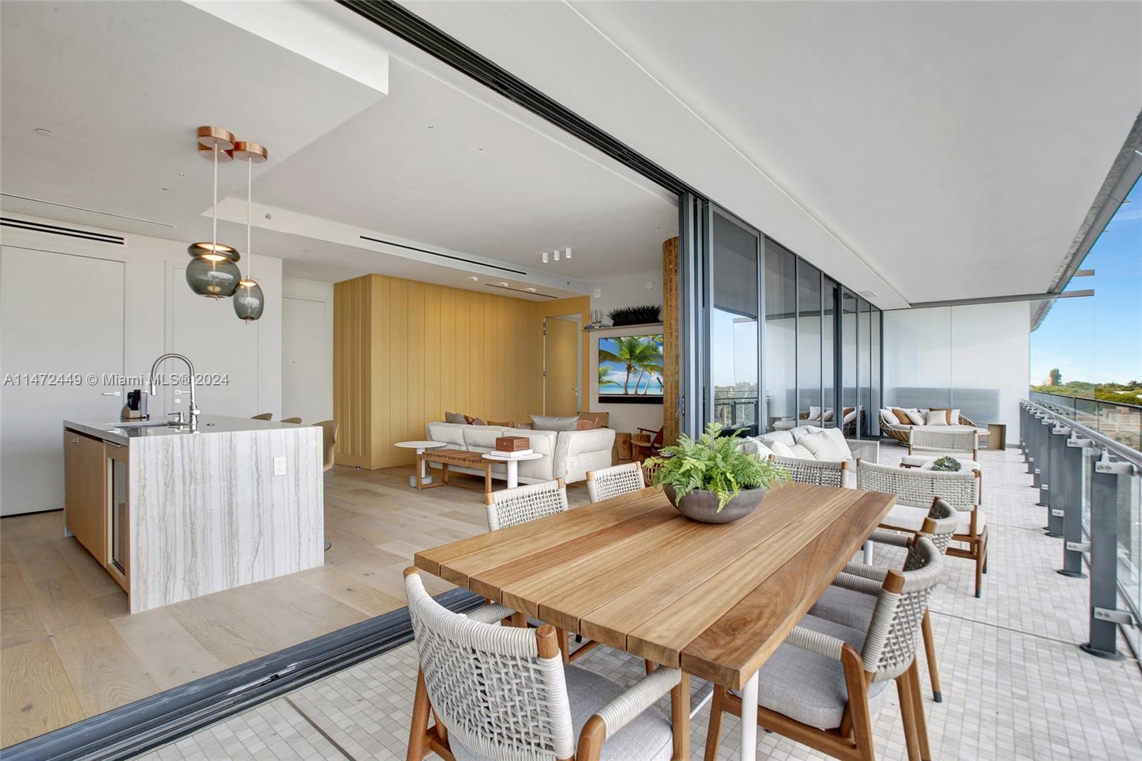 8701 Collins Ave # 403