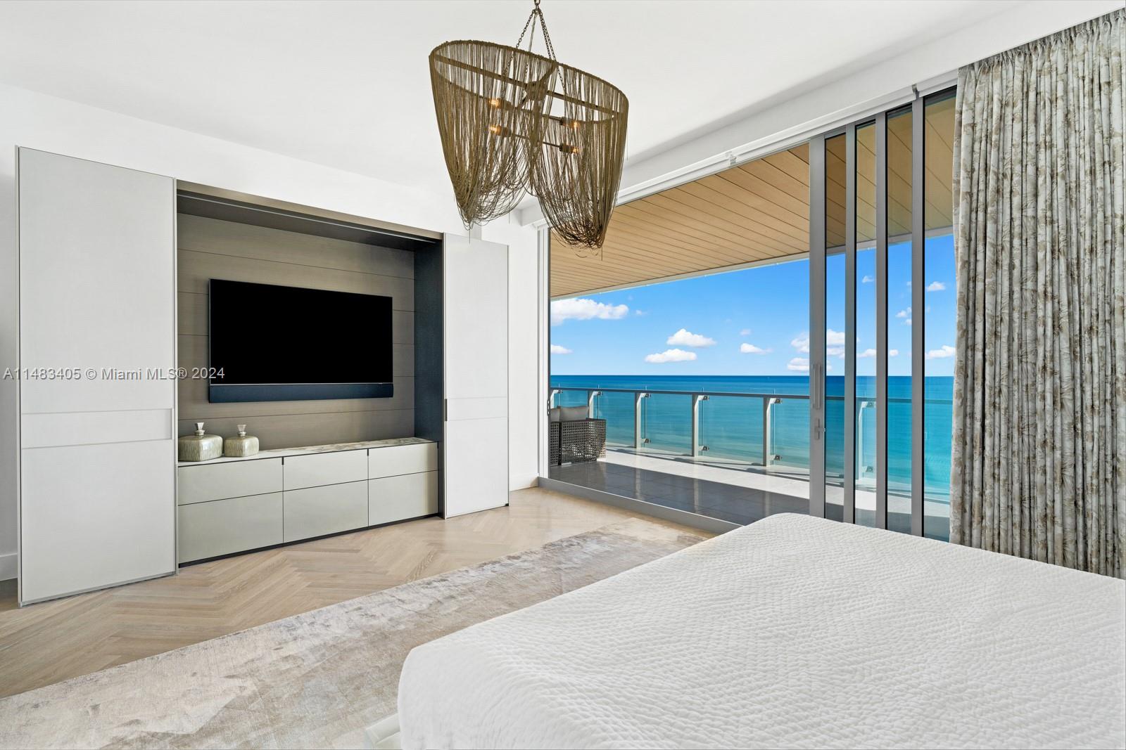 5775 Collins Ave # 1203