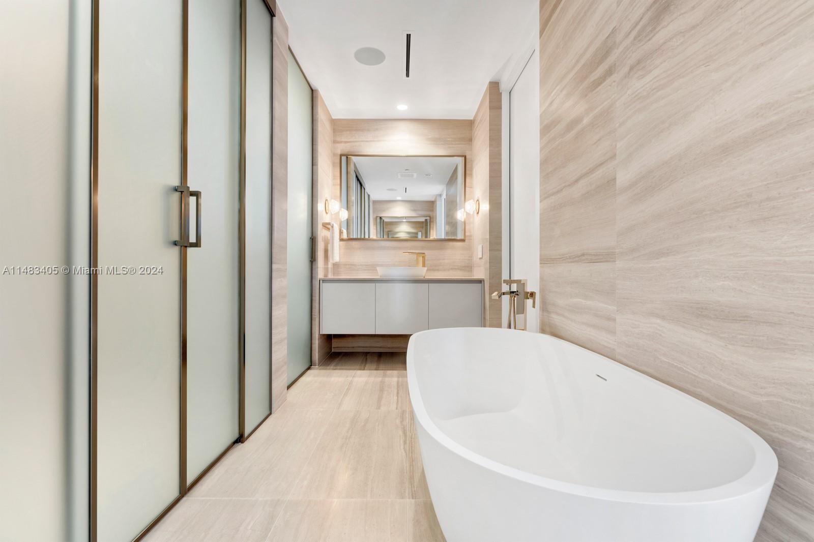 5775 Collins Ave # 1203