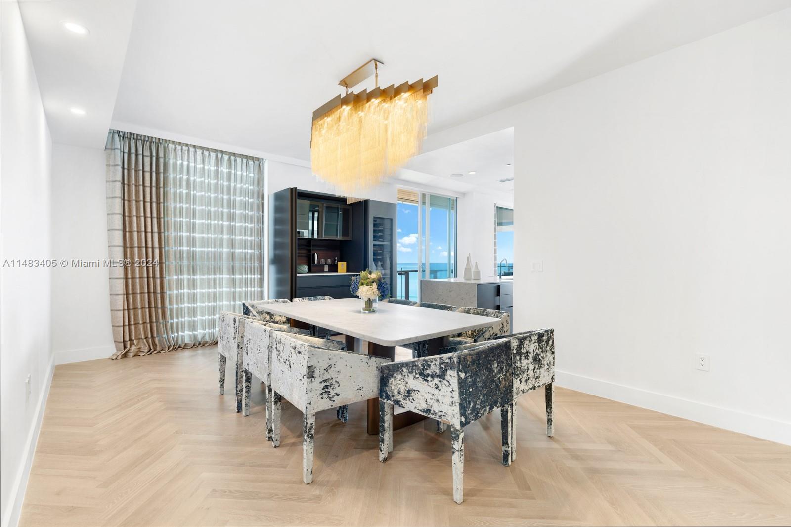 5775 Collins Ave # 1203