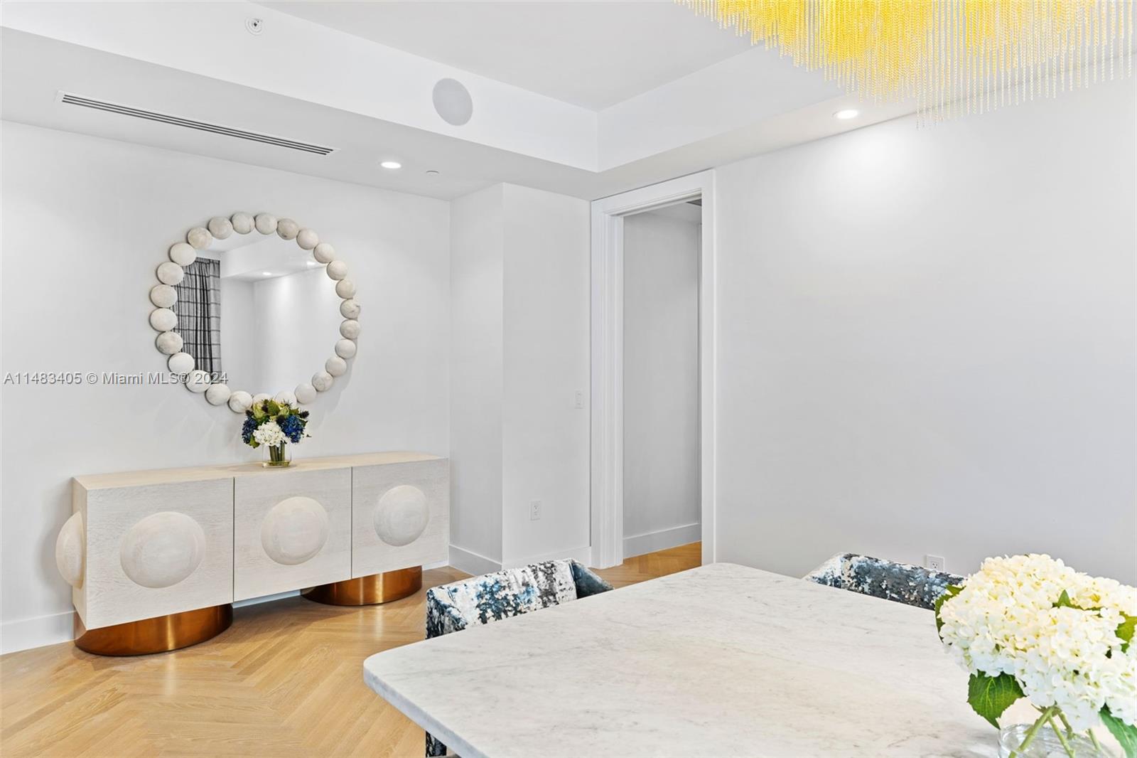 5775 Collins Ave # 1203
