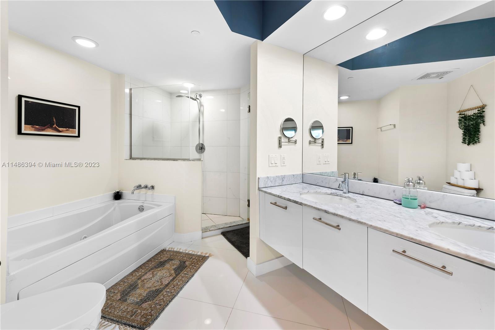 55 SE 6th St # 3310