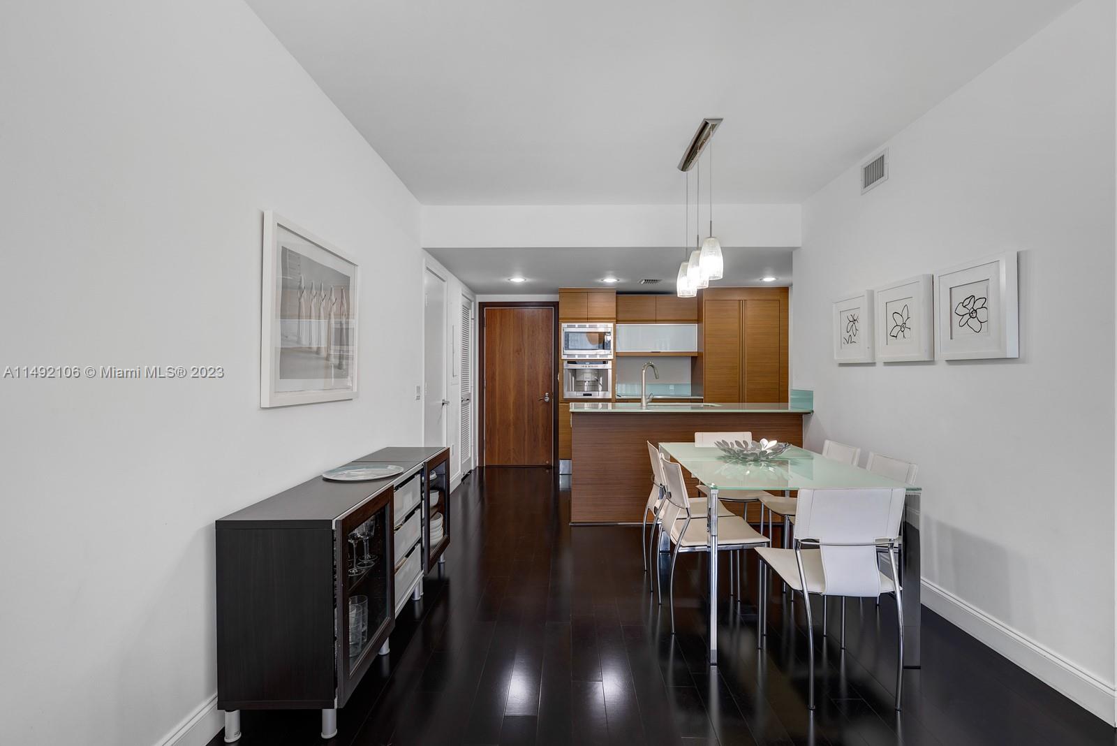 5875 Collins Ave # 1206