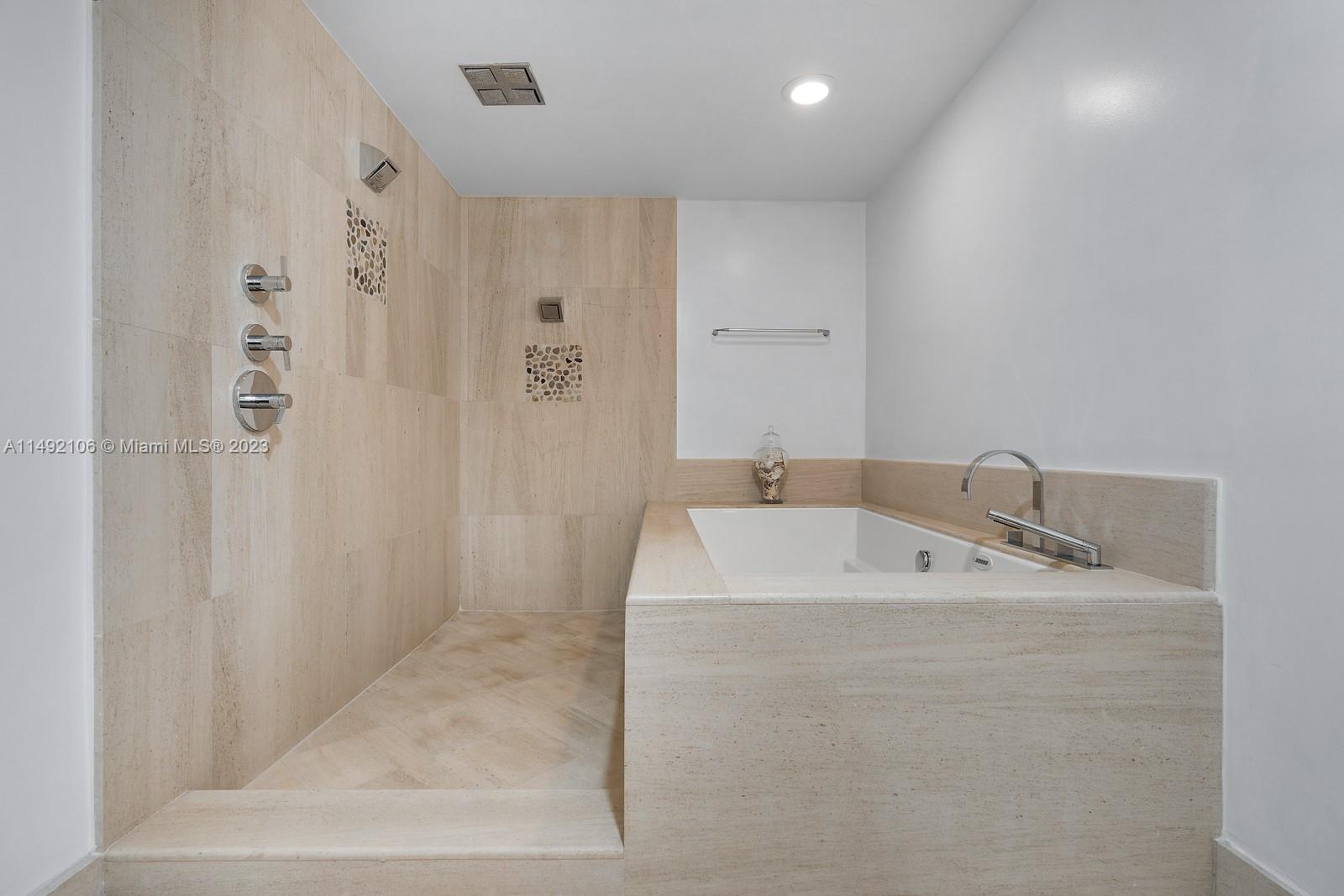 5875 Collins Ave # 1206