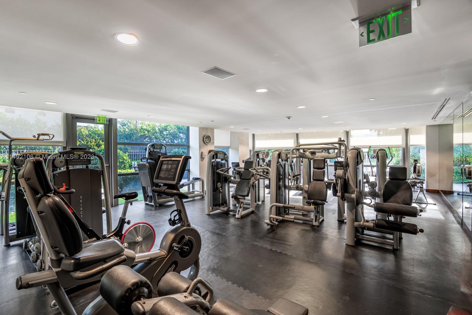 5875 Collins Ave # 1206