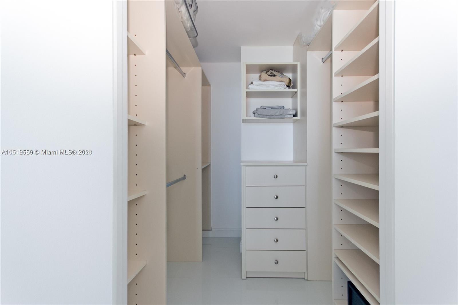 6799 Collins Ave # 1505