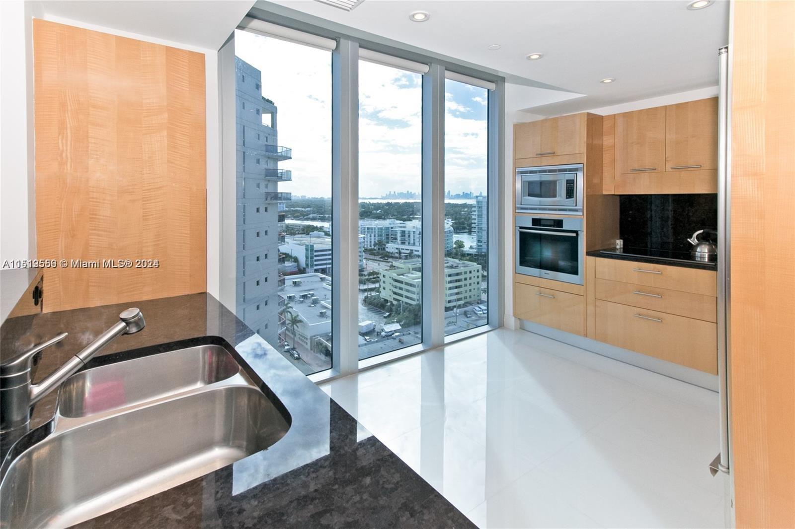 6799 Collins Ave # 1505