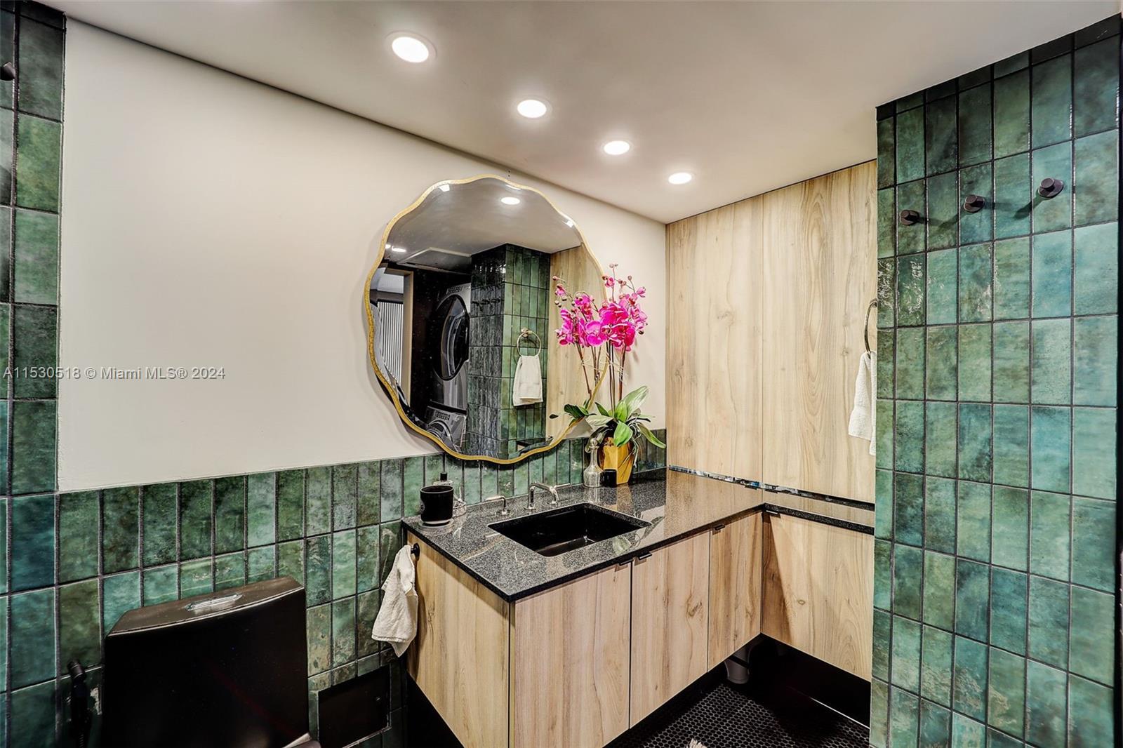 5600 Collins Avenue # 16V