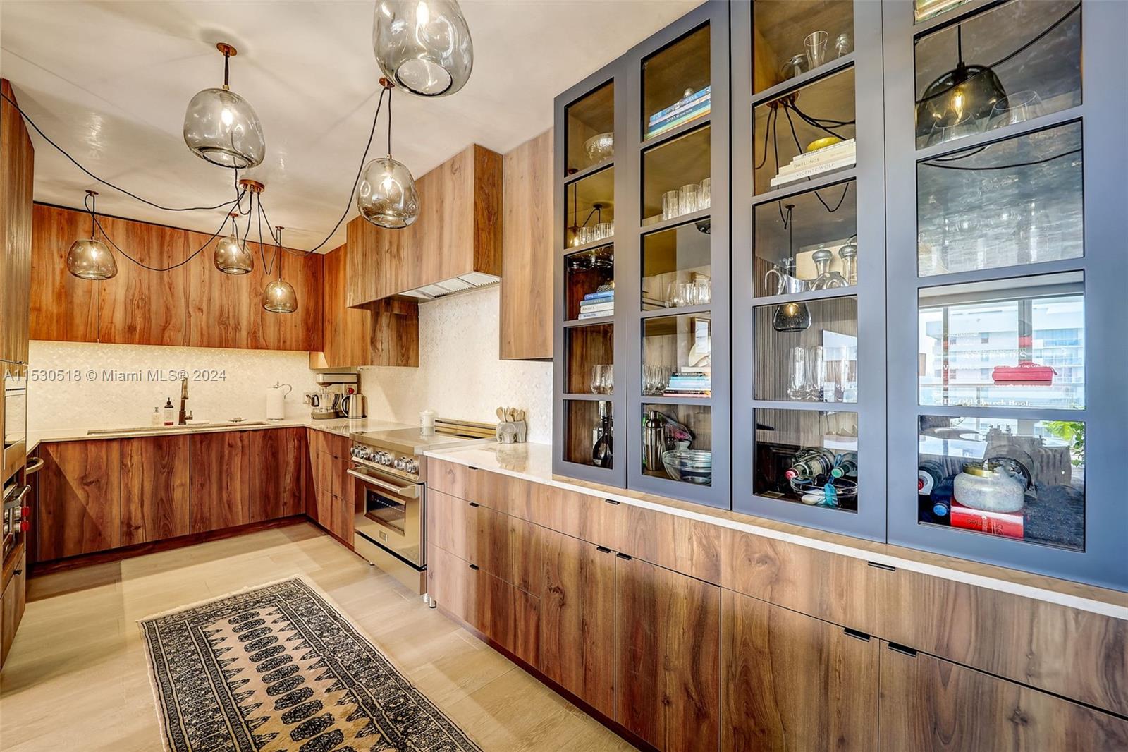5600 Collins Avenue # 16V