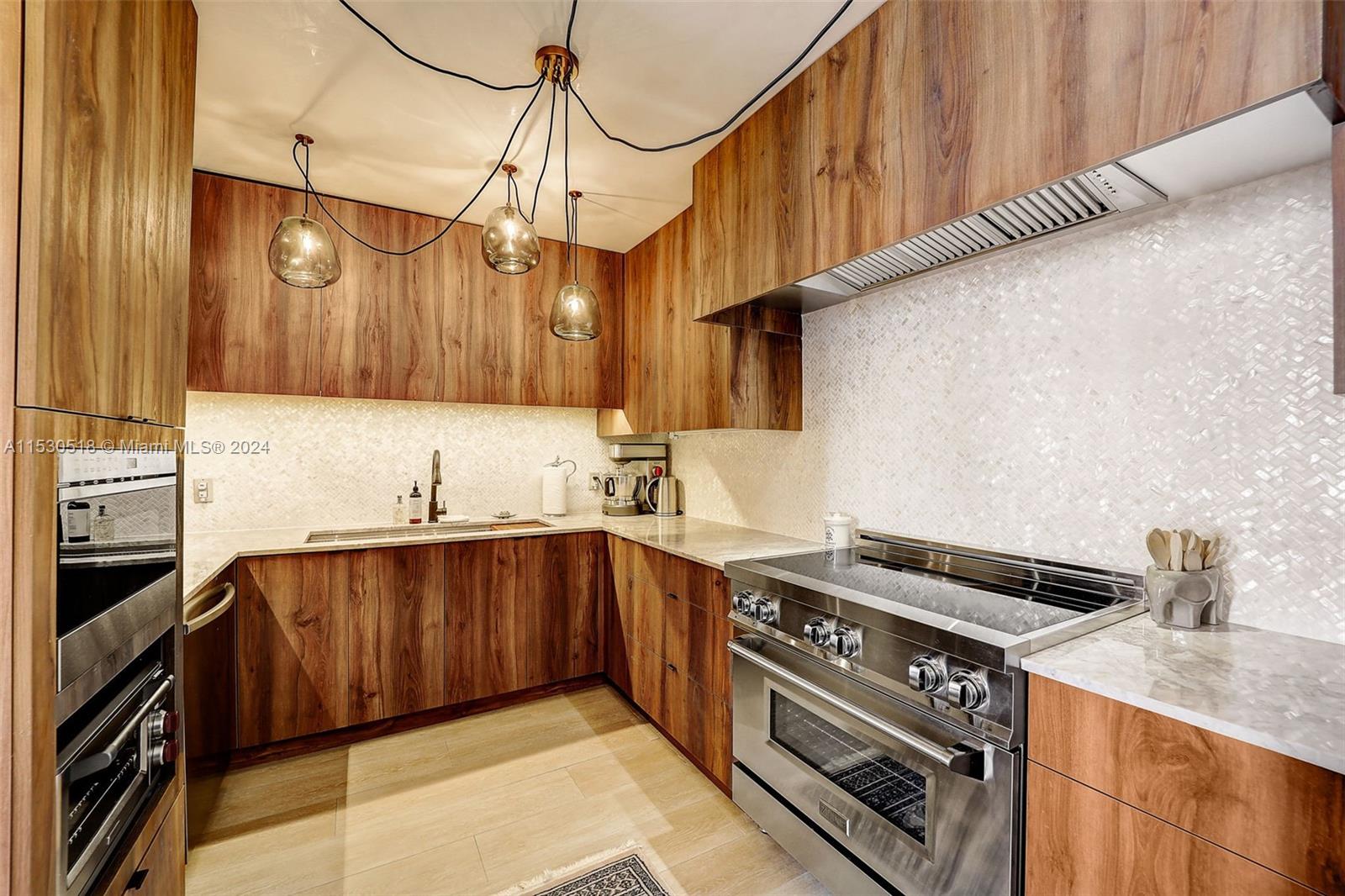 5600 Collins Avenue # 16V