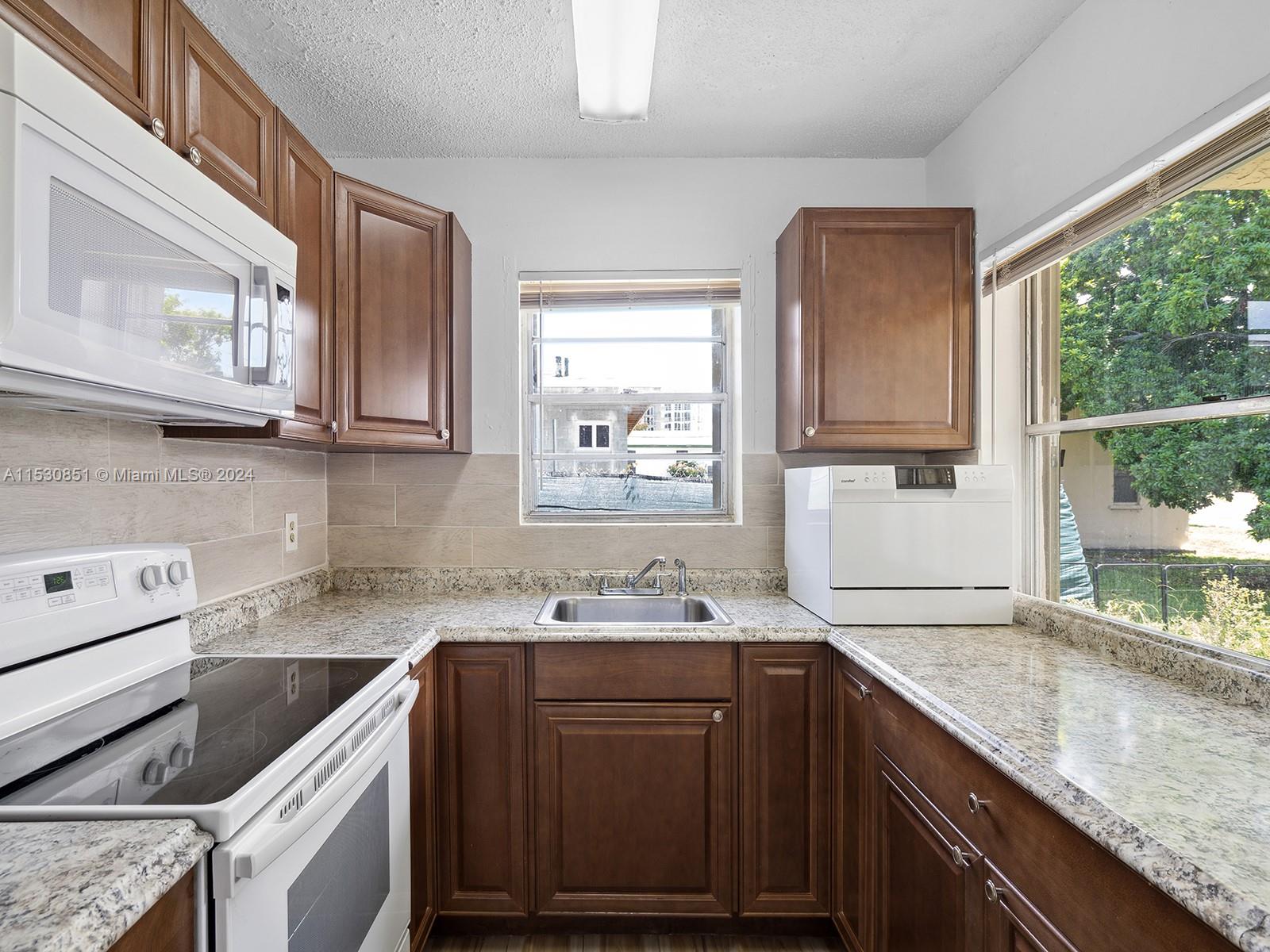 704 NW 3rd Ave