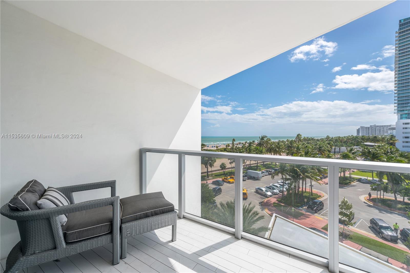 2201 Collins Ave # 514