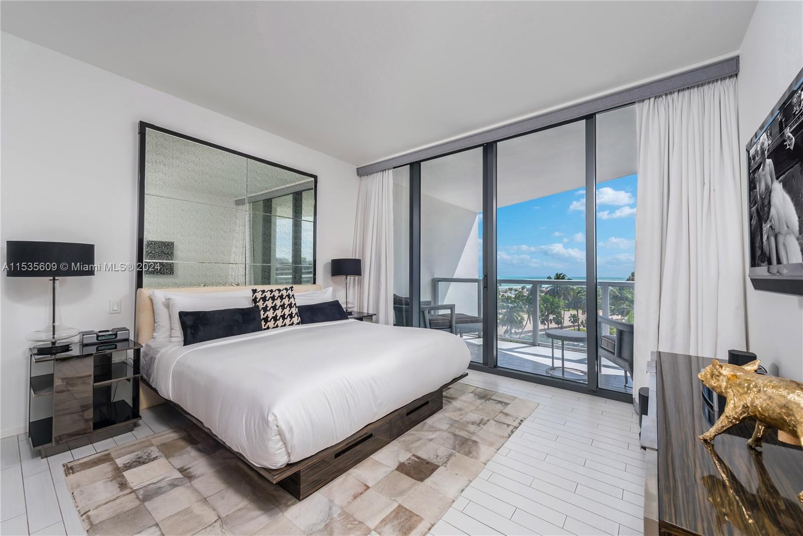 2201 Collins Ave # 514