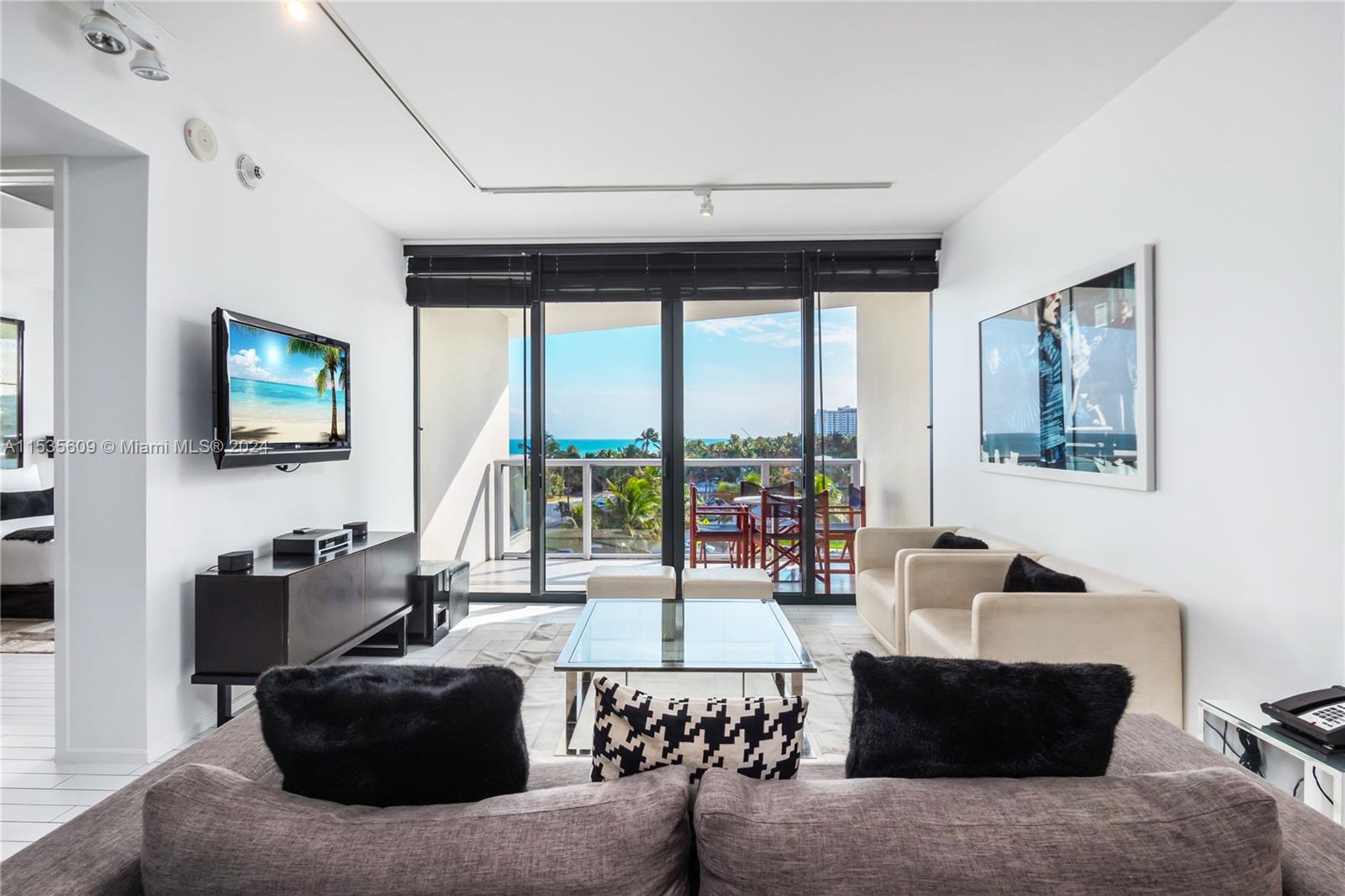 2201 Collins Ave # 514