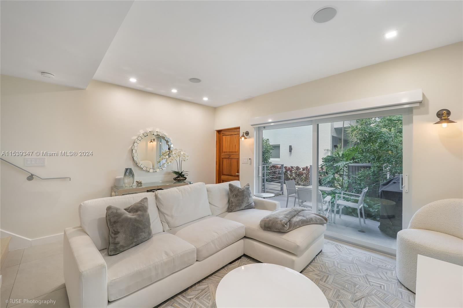 208 Jefferson Ave # 109