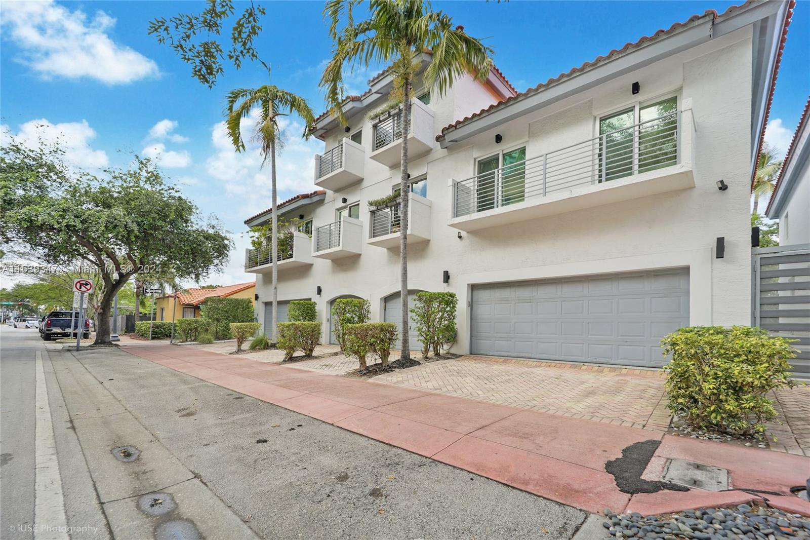 208 Jefferson Ave # 109