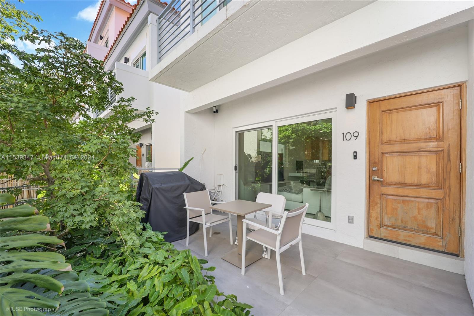 208 Jefferson Ave # 109