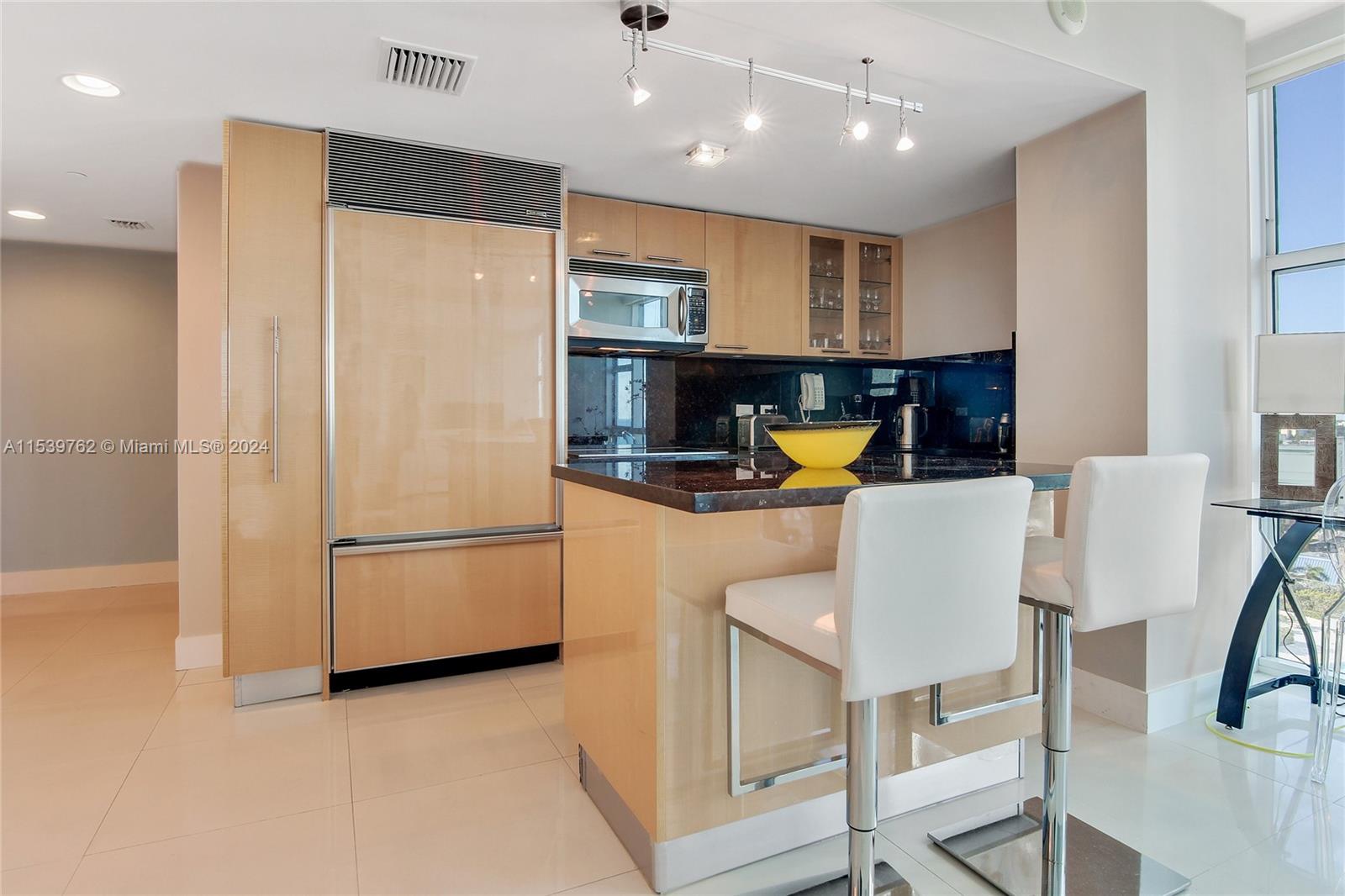 6801 Collins Ave # 1207